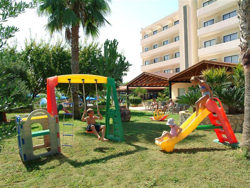 Atlantica Sancta Napa Hotel Ajía Nápa Kültér fotó